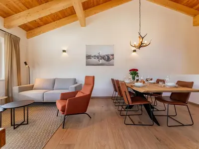Ein Sitzbereich in der Unterkunft Grebenzen Lodge 51B