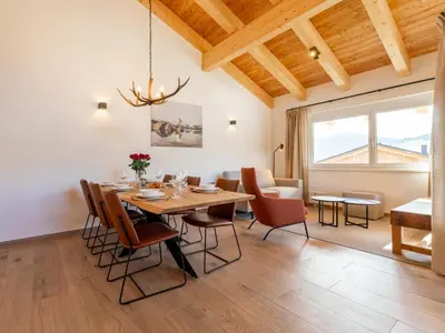 Ein Sitzbereich in der Unterkunft Grebenzen Lodge 51A