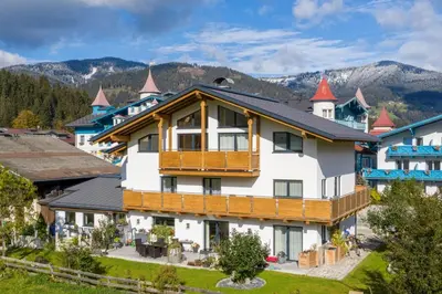 Ein allgemeiner Bergblick oder ein Berglick von des Bed & Breakfasts aus