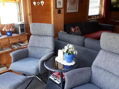 Ein Sitzbereich in der Unterkunft Milena - Hut No 12 Comfortable Vacation Home