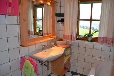 Ein Badezimmer in der Unterkunft Holdhäusl