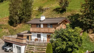 Das Gebäude in dem sich das Chalet befindet