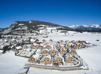 Ein allgemeiner Bergblick oder ein Berglick von des Ferienhauses aus