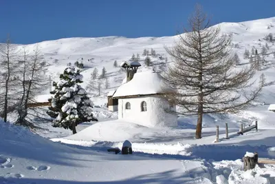 AUSZEIT Almchalet im Winter