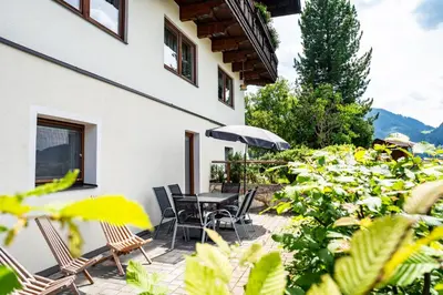 Ein allgemeiner Bergblick oder ein Berglick von der Ferienwohnung aus