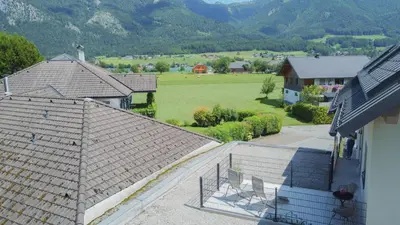 Ein allgemeiner Bergblick oder ein Berglick von der Ferienwohnung aus