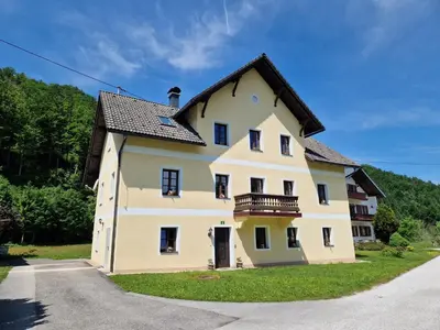 Das Gebäude in dem sich die Ferienwohnung befindet