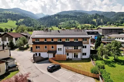 Ein allgemeiner Bergblick oder ein Berglick von der Ferienwohnung aus