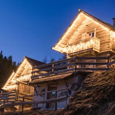 Das Gebäude in dem sich das Chalet befindet