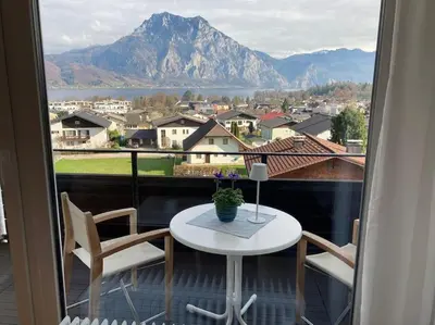 Ein allgemeiner Bergblick oder ein Berglick von der Ferienwohnung aus