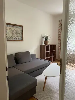 Ein Sitzbereich in der Unterkunft Charmante Wohnung in Gmunden, 1min zum See