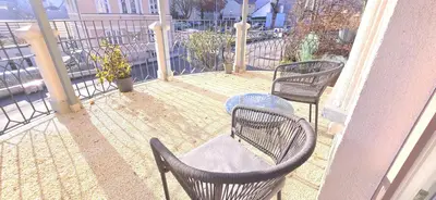 Ein Balkon oder eine Terrasse in der Unterkunft Luxus-Apartment in historischer Villa, Balkon & Lift, Nähe Therme Bad Hall