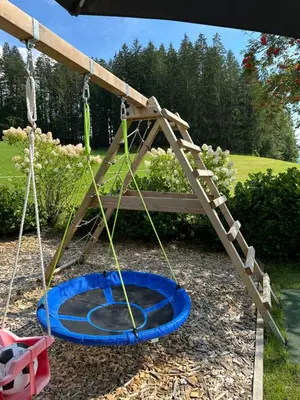 Ein Kinderspielbereich in der Unterkunft Frische Bergluft und ländlicher Charme - Ihr aktiver Urlaub am Mühlauhof
