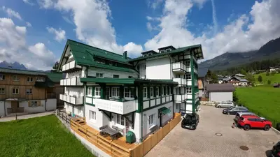 Ein allgemeiner Bergblick oder ein Berglick von der Ferienwohnung aus