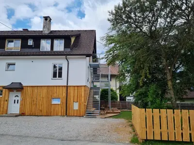 Das Gebäude in dem sich die Ferienwohnung befindet