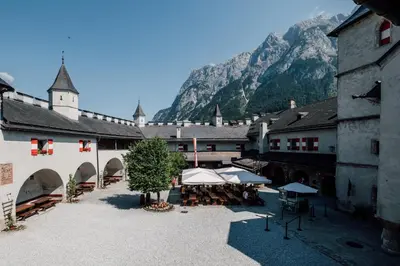 Ein allgemeiner Bergblick oder ein Berglick von der Ferienwohnung aus