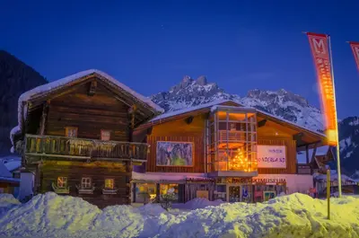Ein allgemeiner Bergblick oder ein Berglick von der Ferienwohnung aus