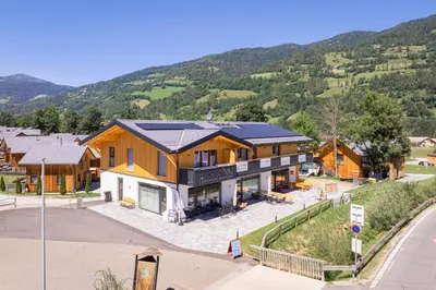 Ein allgemeiner Bergblick oder ein Berglick von der Ferienwohnung aus