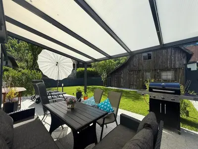 Ein Garten an der Unterkunft Ferienhaus TraunseeStrand
