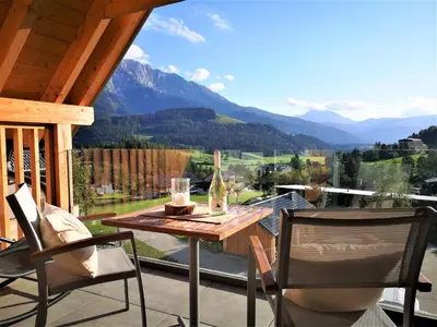 Ein allgemeiner Bergblick oder ein Berglick von der Ferienwohnung aus
