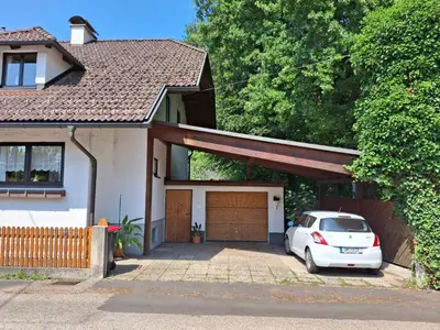 Das Gebäude in dem sich die Ferienwohnung befindet