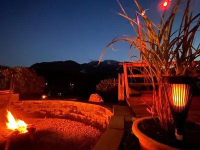Ein allgemeiner Bergblick oder ein Berglick von der Zelt-Lodge aus