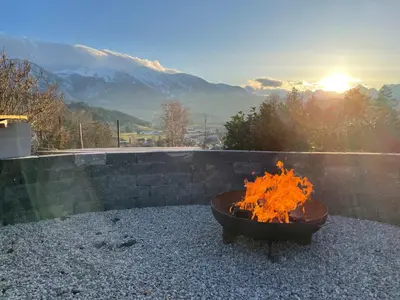 Ein allgemeiner Bergblick oder ein Berglick von der Zelt-Lodge aus