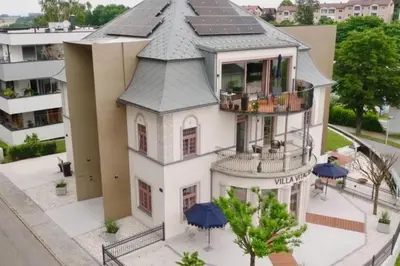Das Gebäude in dem sich die Ferienwohnung befindet