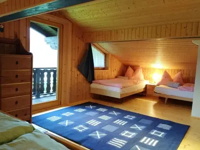 Ein Bett oder Betten in einem Zimmer der Unterkunft Lissis Alpennest