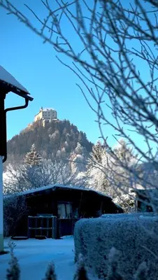 Ein allgemeiner Bergblick oder ein Berglick von der Ferienwohnung aus