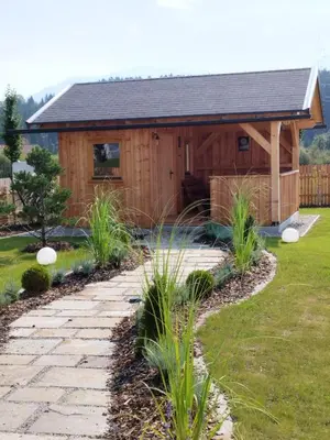 Ein Garten an der Unterkunft Kettis Apartment