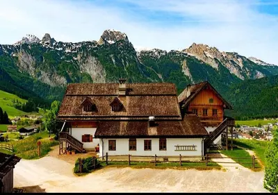 Ein allgemeiner Bergblick oder ein Berglick von des Chalets aus