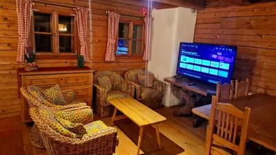 TV/Unterhaltungsangebot in der Unterkunft ZIRBENHütte