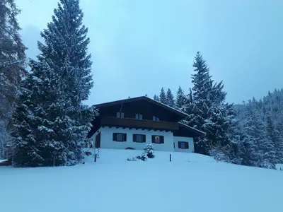Almhaus Grubhof im Winter