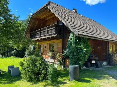 Ein Garten an der Unterkunft KlauBär - Hütte