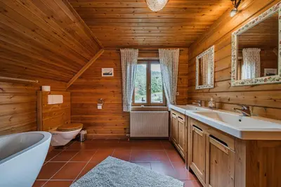Ein Badezimmer in der Unterkunft Dachstein Chalet - Mountain view