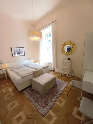 Ein Bett oder Betten in einem Zimmer der Unterkunft LaVie - Doppelzimmer in Bestlage, Zentrum