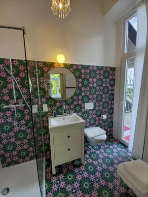 Ein Badezimmer in der Unterkunft LaVie - Doppelzimmer in Bestlage, Zentrum