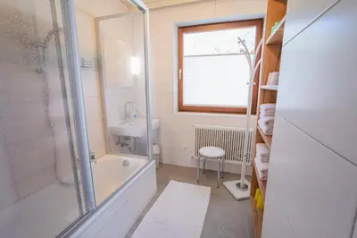 Ein Badezimmer in der Unterkunft Landhaus Seraphine - by myNests