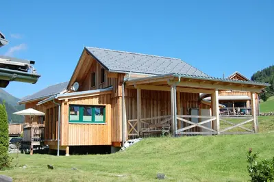 Das Gebäude in dem sich das Chalet befindet