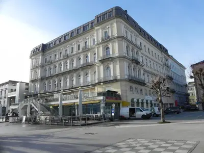Das Gebäude in dem sich die Ferienwohnung befindet
