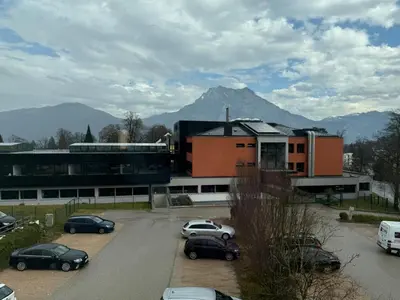 Ein allgemeiner Bergblick oder ein Berglick von der Ferienwohnung aus