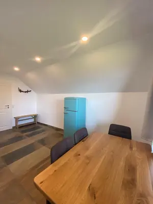 Ein Sitzbereich in der Unterkunft Suite am Attwengerhof