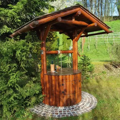 Ein Garten an der Unterkunft Privatzimmer am Weinbrunnen
