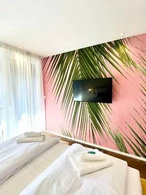 Grundriss der Unterkunft Miami Vice Appartement mit Balkon & Flussblick-Das Alpenzeit im Zentrum mit Parkplatz