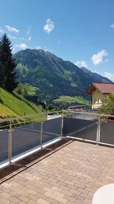 Ein allgemeiner Bergblick oder ein Berglick von der Ferienwohnung aus