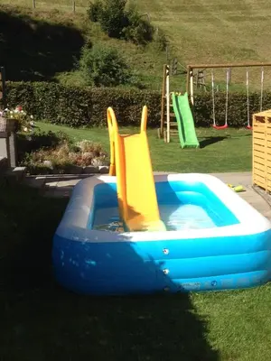 Der Swimmingpool an oder in der Nähe von Gästehaus Schwed