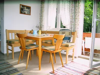 Ein Sitzbereich in der Unterkunft Gästehaus Sonnenwinkel - Villa Rösler