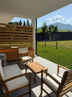 Ein allgemeiner Bergblick oder ein Berglick von der Ferienwohnung aus