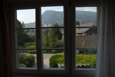 Ein allgemeiner Bergblick oder ein Berglick von der Ferienwohnung aus